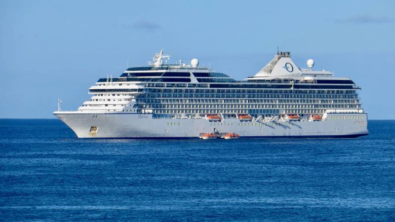 Oceania Marina, Easter Island