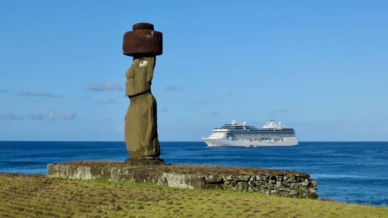 Oceania Marina Review, Easter Island