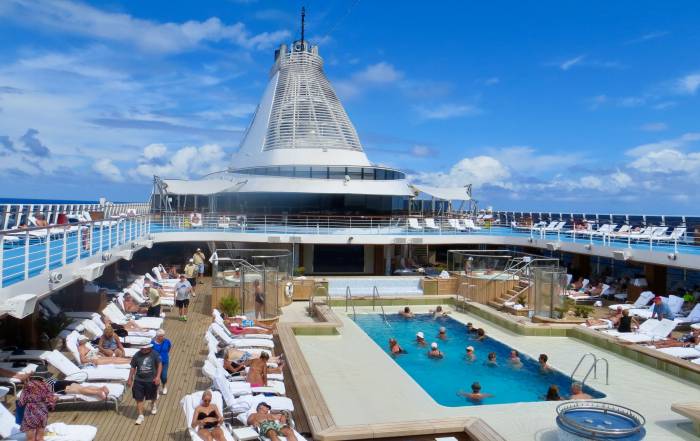 Oceania Marina Review, Pool Deck