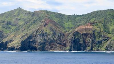 Pitcairn Island Visit, Shoreline, Circumnavigation