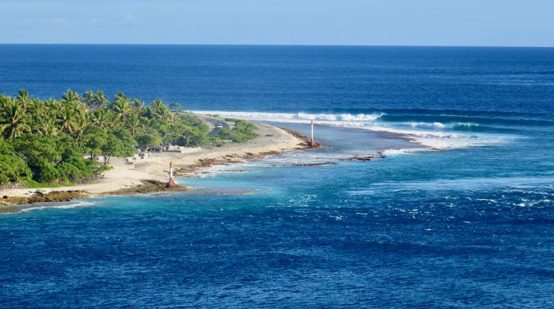 West Side of Tiputa Pass, Rangiroa Shore Excursion