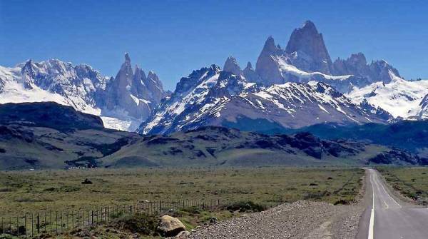 Approaching Visit El Chaltén, Patagonia