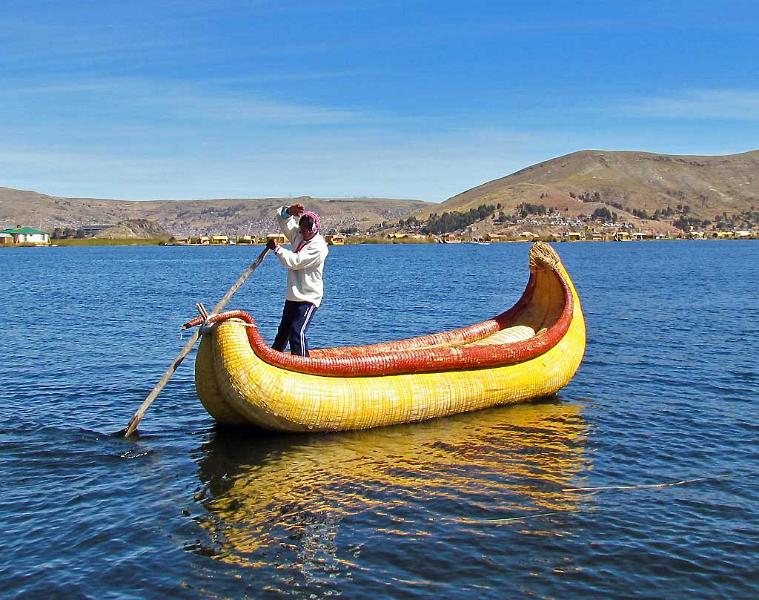 Reed Boat Rowing, Uros Islands Tour