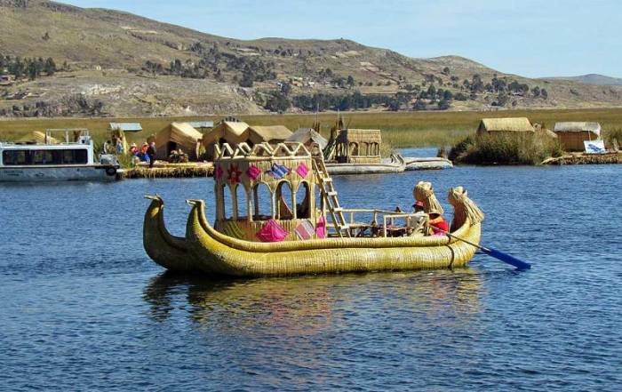 Reed Boat, Uros Islands Tour, Lake Titcaca