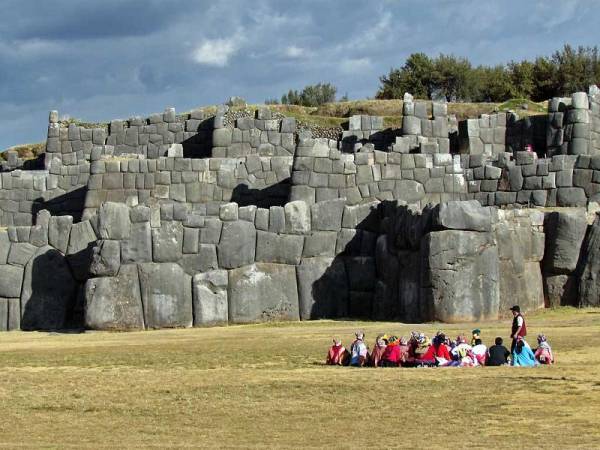 Sacsayhuaman Inca Ruins and Visitor Tour