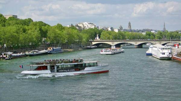 Seine River Cruise, Paris Visit