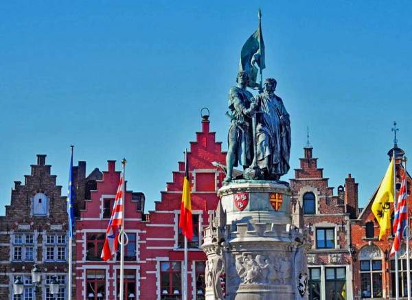 Jan Breydel and Pieter de Coninck Statue, Market Square, Visit Bruges