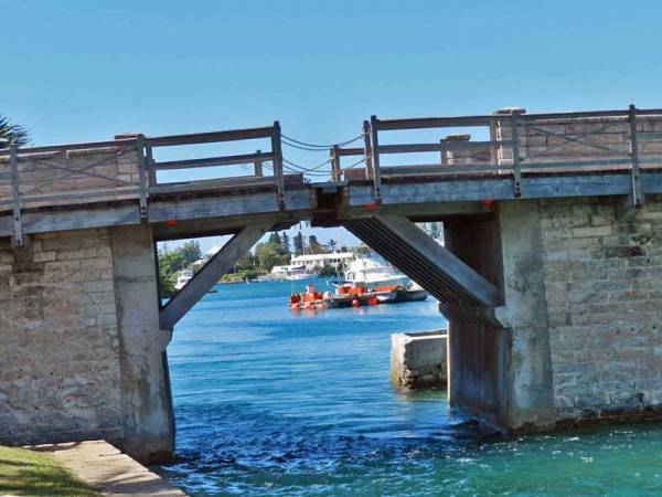 Somerset Bridge, Word's Smallest Draw Bridge, Visit Bermuda