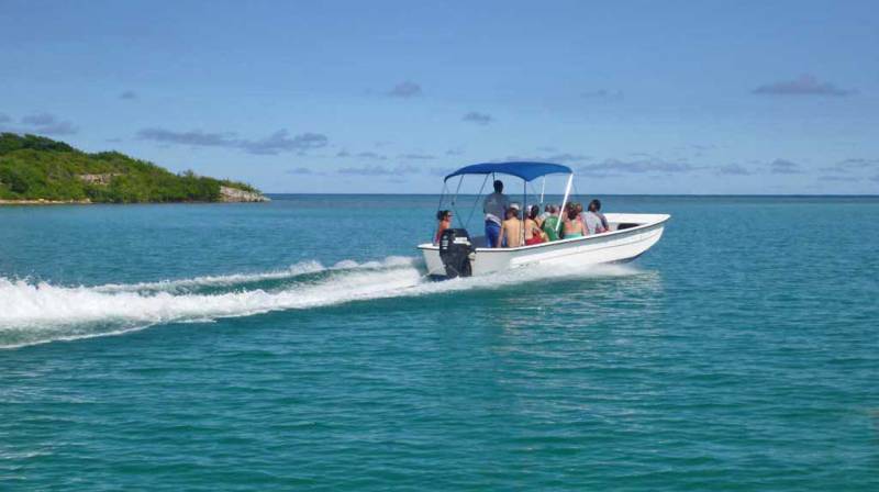Snorkel Boat, Stingray City Snorkel, Antigua