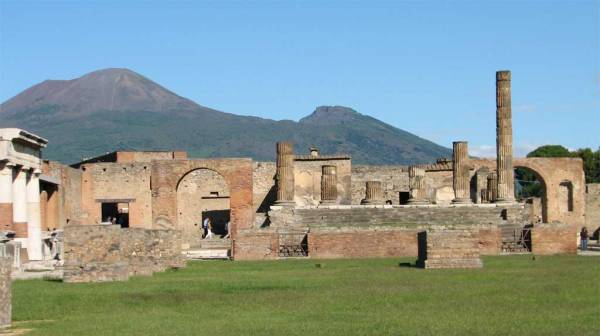 Temple of Neptune, Pompeii, Mount Vesuvius, Pompeii Day Trip