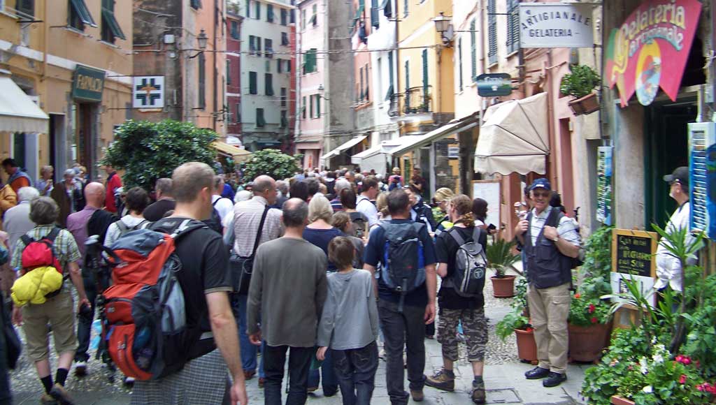 Vernazza Busy Tourist Holiday, Five Cinque Terre Villages