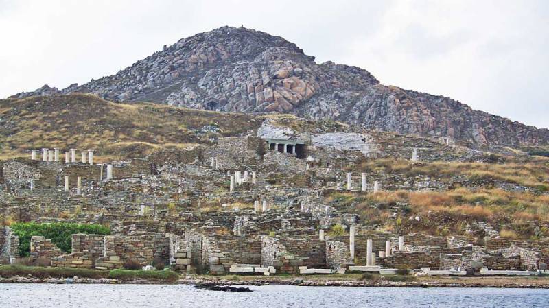 Approaching Delos, Delos Day Trip