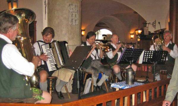 Bavarian Musicians, Hofbrauhaus, Visit Munich