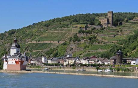 Pfalzgrafenstein and Gutenfels Castle on the hillside, Romantic Rhine