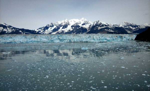 Disenchantment Bay, Hubbard Glacier