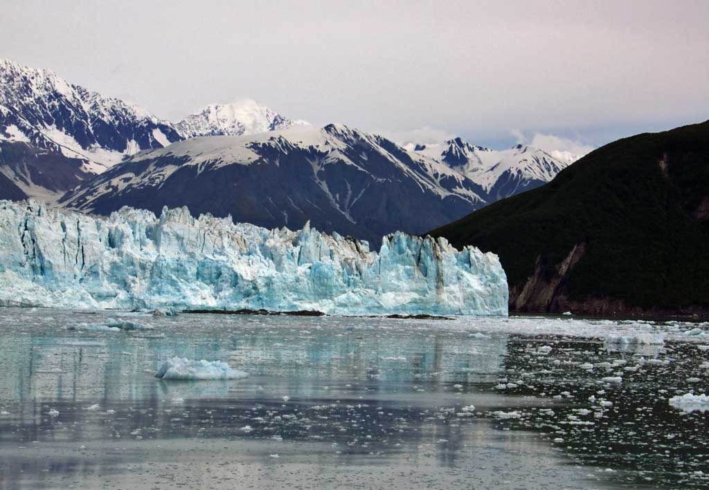 Hubbard Glacier enters Disenchantment Bay