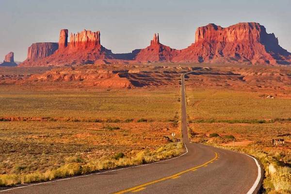 Monument Valley Approach, Grand Canyon Area Tour