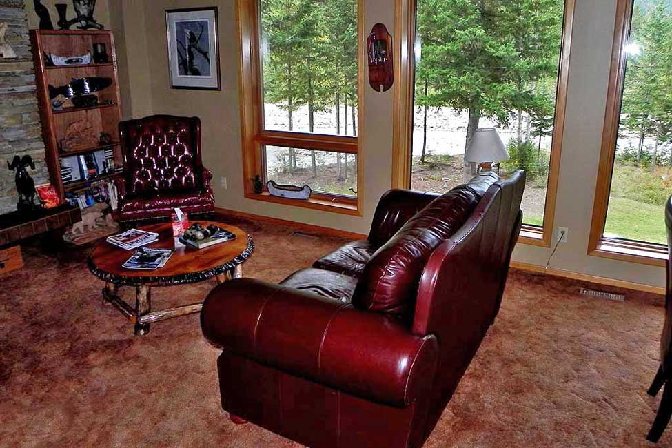 Living Room, Mountain River Lodge, Mount Robson