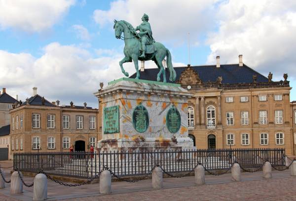 Amalienborg Royal Palace, Visit Copenhagen