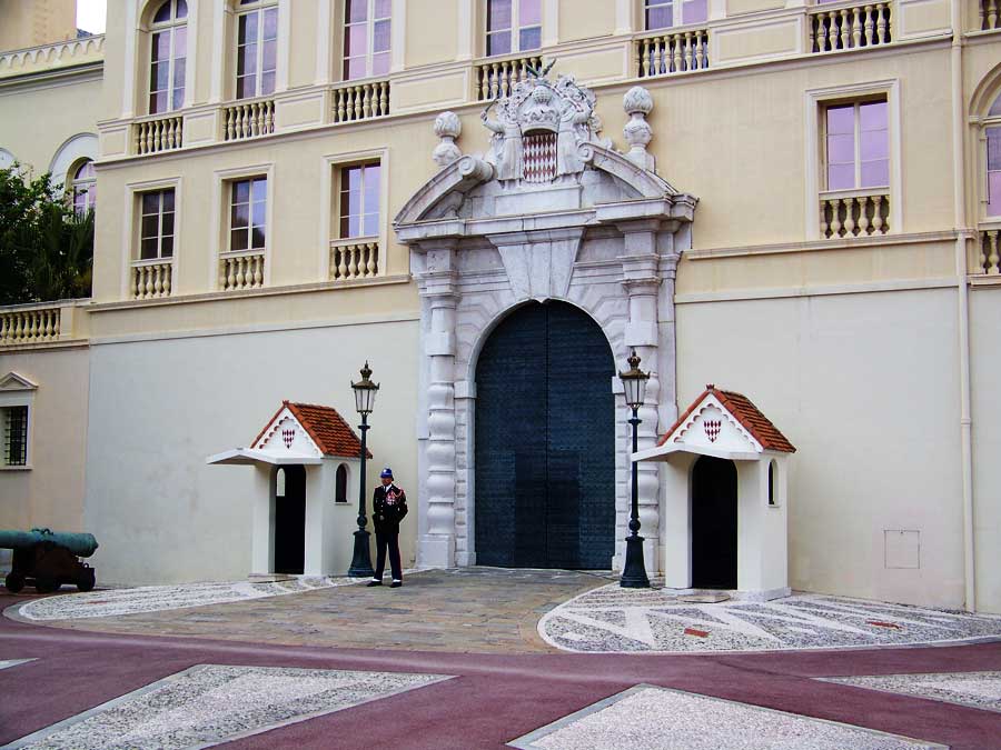 Guard, Prince's Palace, Monte Carlo Day Trip