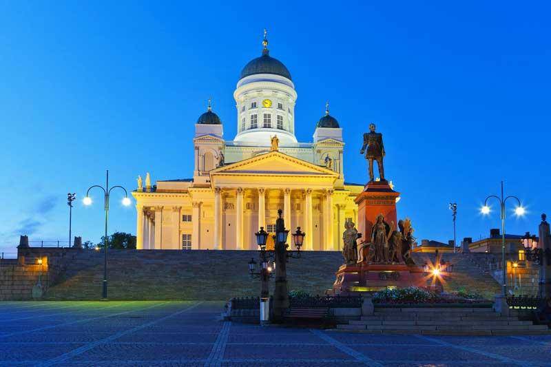 Helsinki Cathedral, Senate Square