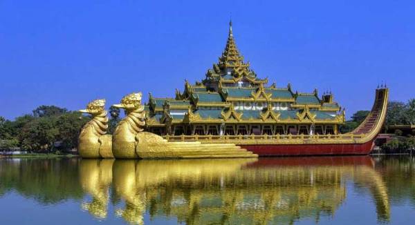 Karaweik Palace Royal Barge, Kandawgyi Lake, Visit Yangon