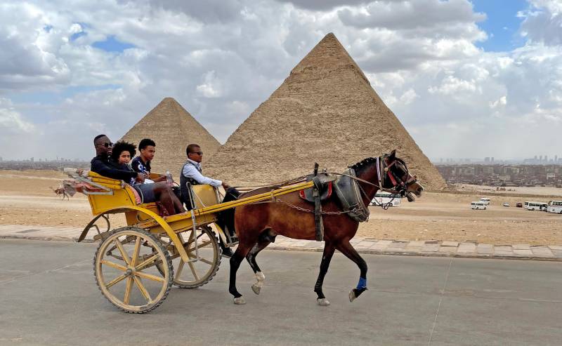 Giza Pyramids, Tourist Carriage