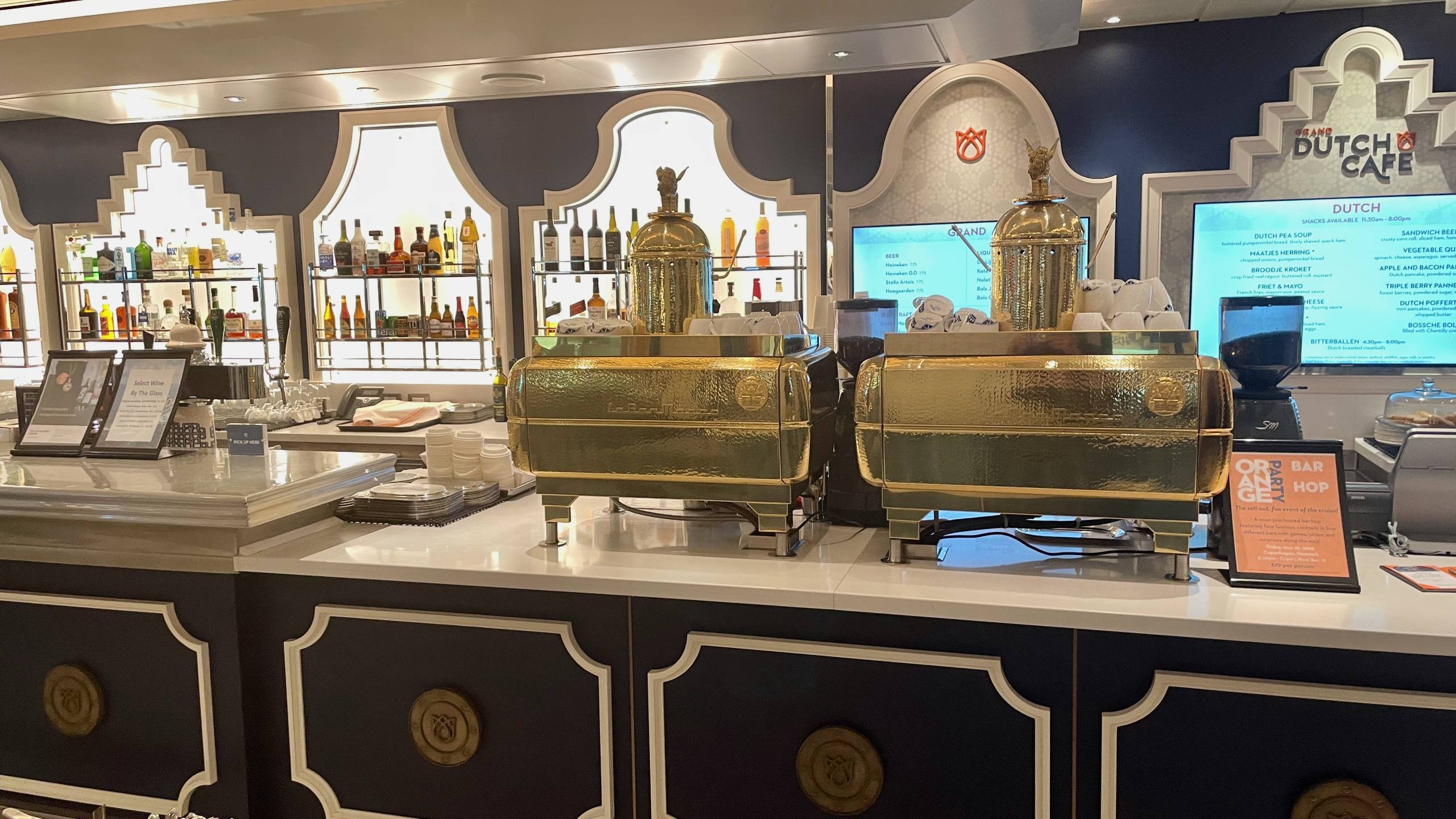 HAL Rotterdam, Grand Dutch Cafe