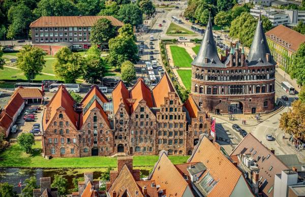 Top 10 Things to See and Do in Lubeck, Holstentor