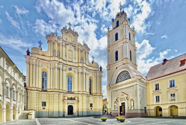 Visit Lithuania, Church of St Johns, Vilnius, Makalu @ Pixabay