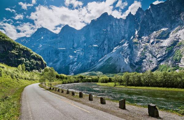 Romsdalen Troll Wall, Ximonic @ Wikimedia