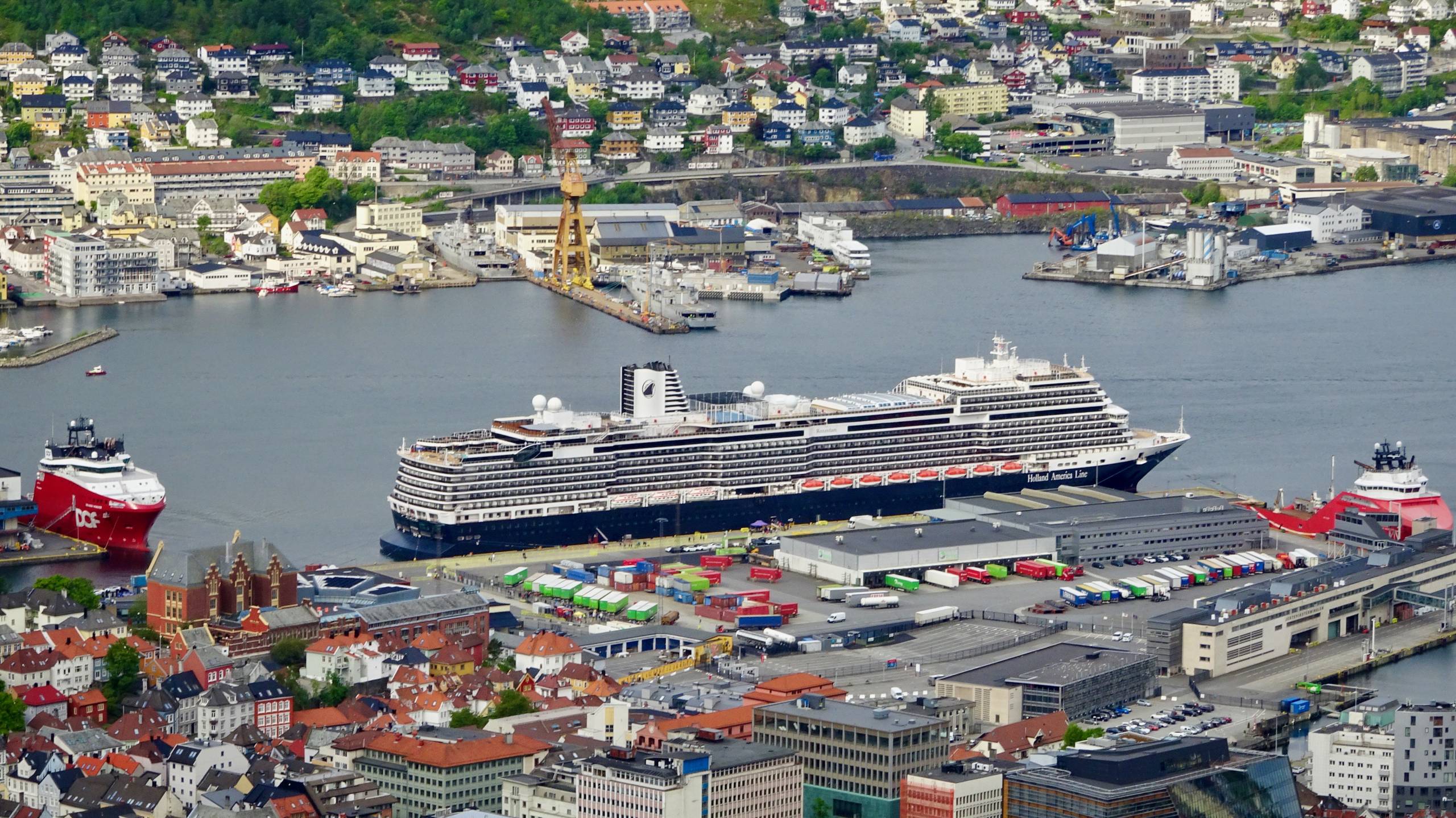 HAL Rotterdam, Bergen