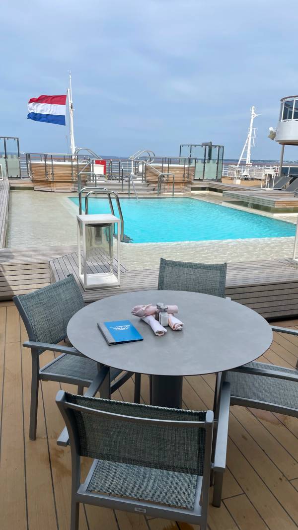 HAL Rotterdam, Stern Pool