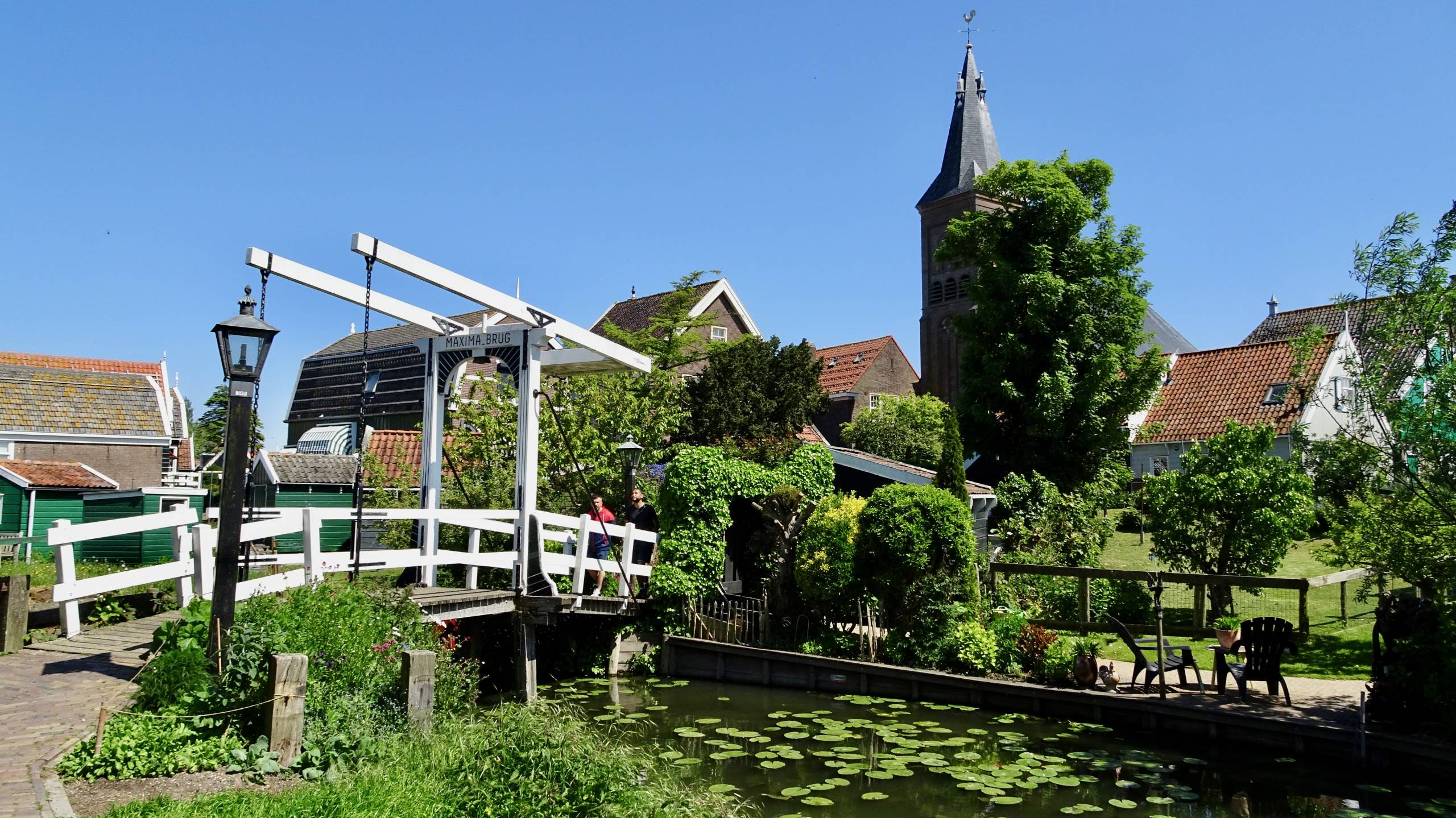 Maxima Brug, Marken