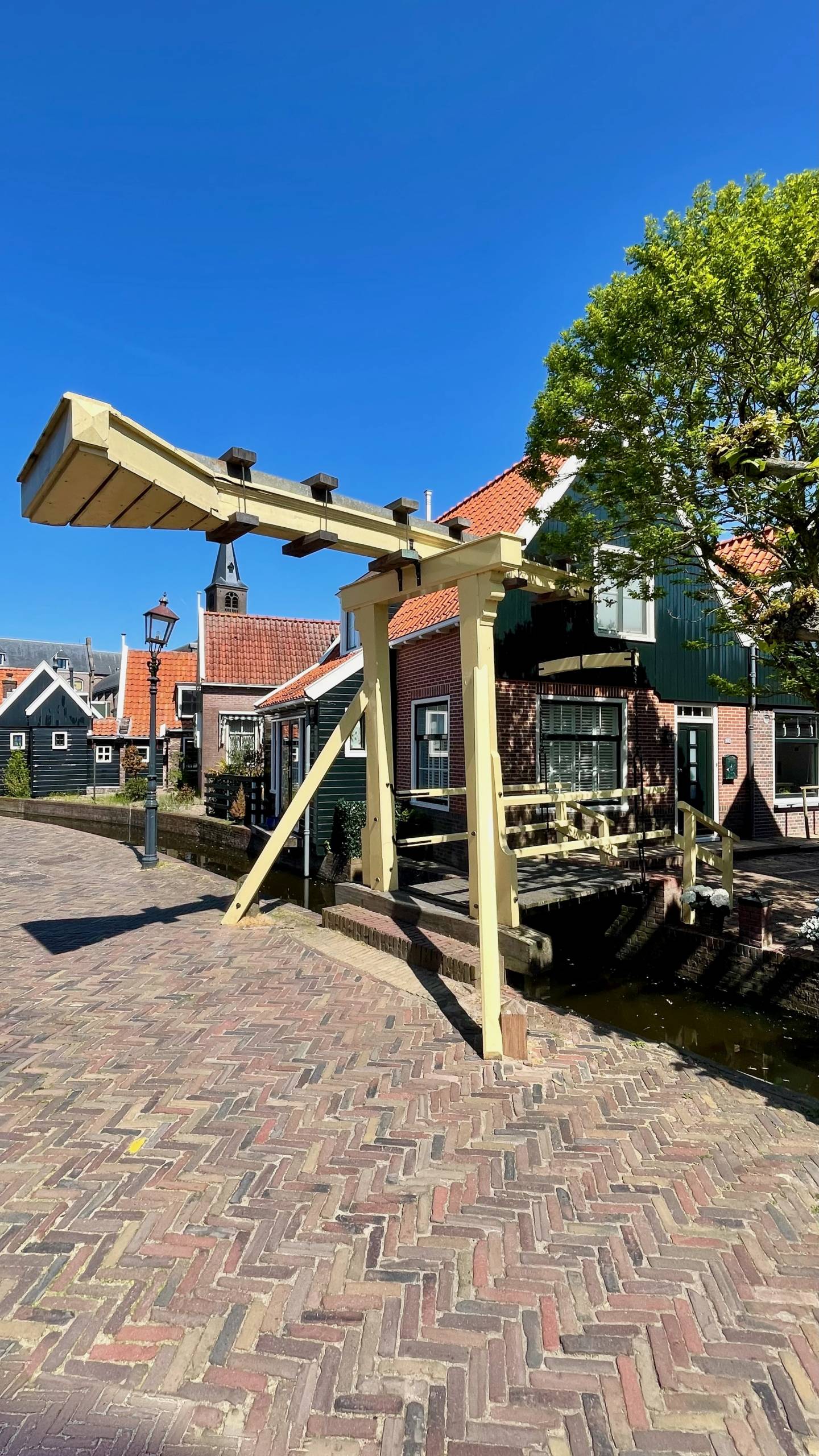 Yellow Bridge, Volendam