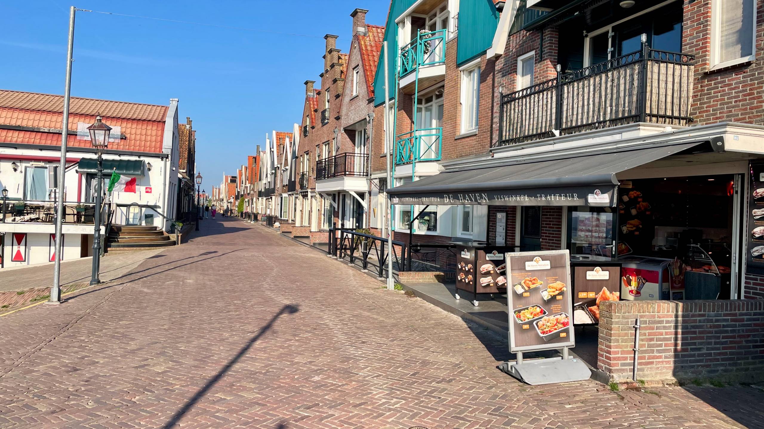 Zuideinde Street, Volendam