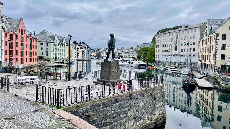 Alesund Shore Excursion, Brosundet Fisherman Statue, Alesund